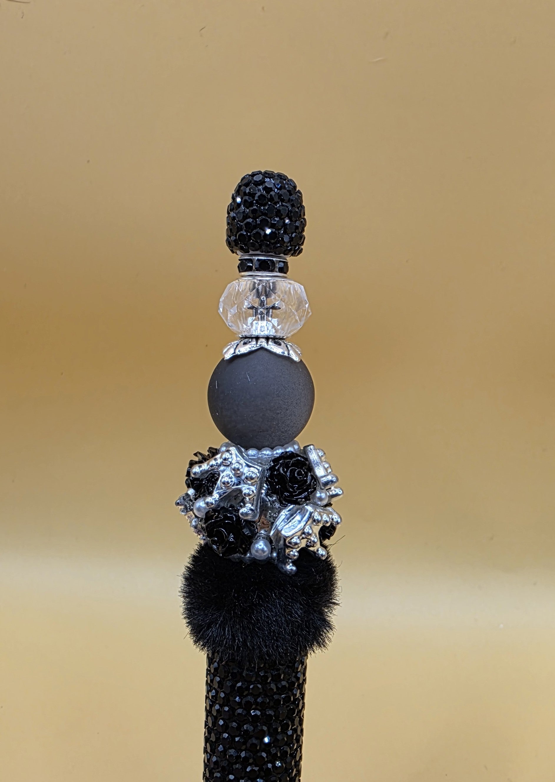 The Noir Ombré Crown Focal Pen