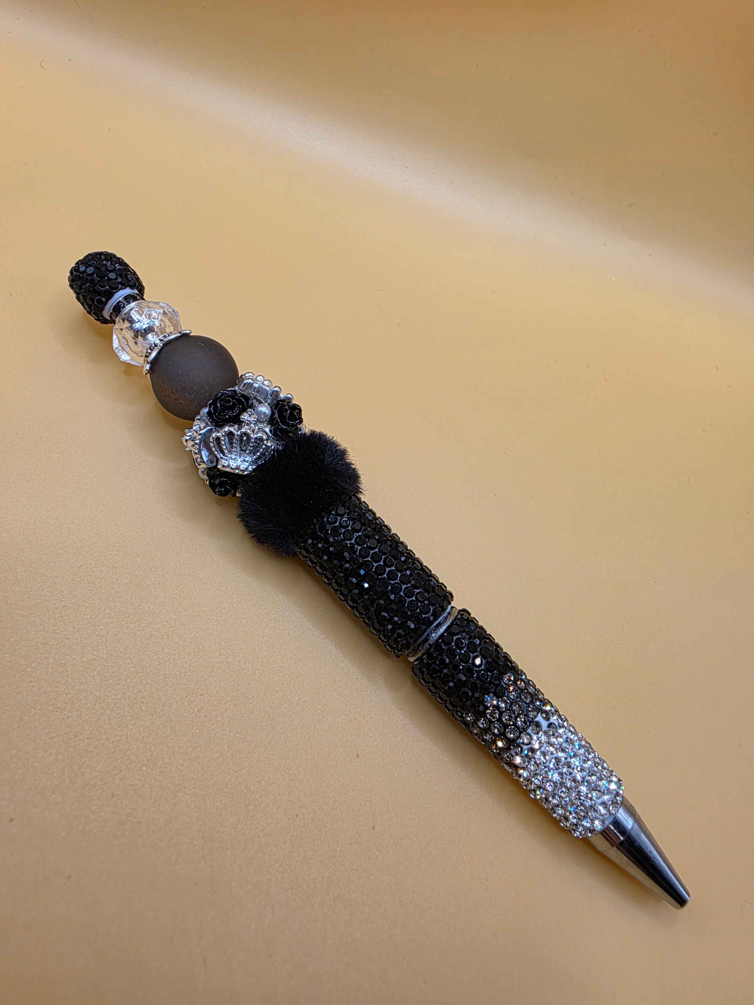 The Noir Ombré Crown Focal Pen